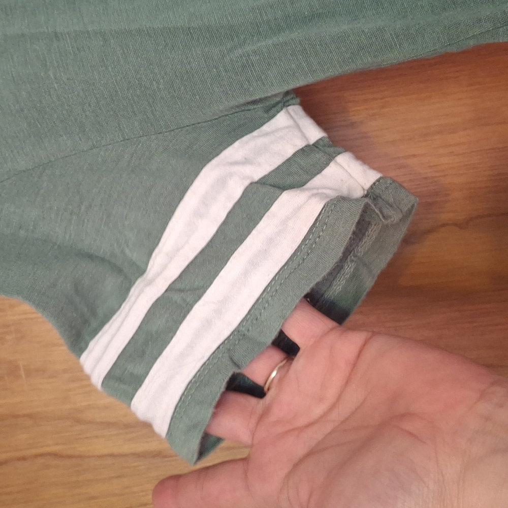 Raggs II Riches Crop Top - Picture 2 of 3